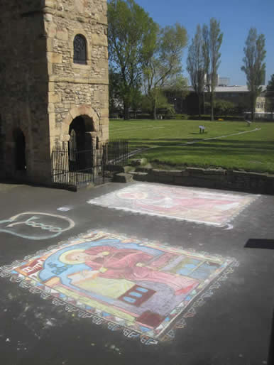 eon-arts artist Ian Potts Chalk In session at St. Peter's church Sunderland