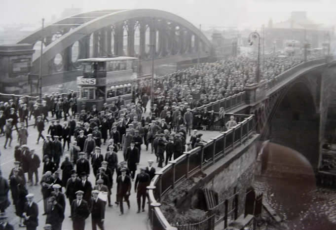 Eon-Arts, artist Ian Potts, presents a photograph of the Wearmouth Bridge, Sunderland.